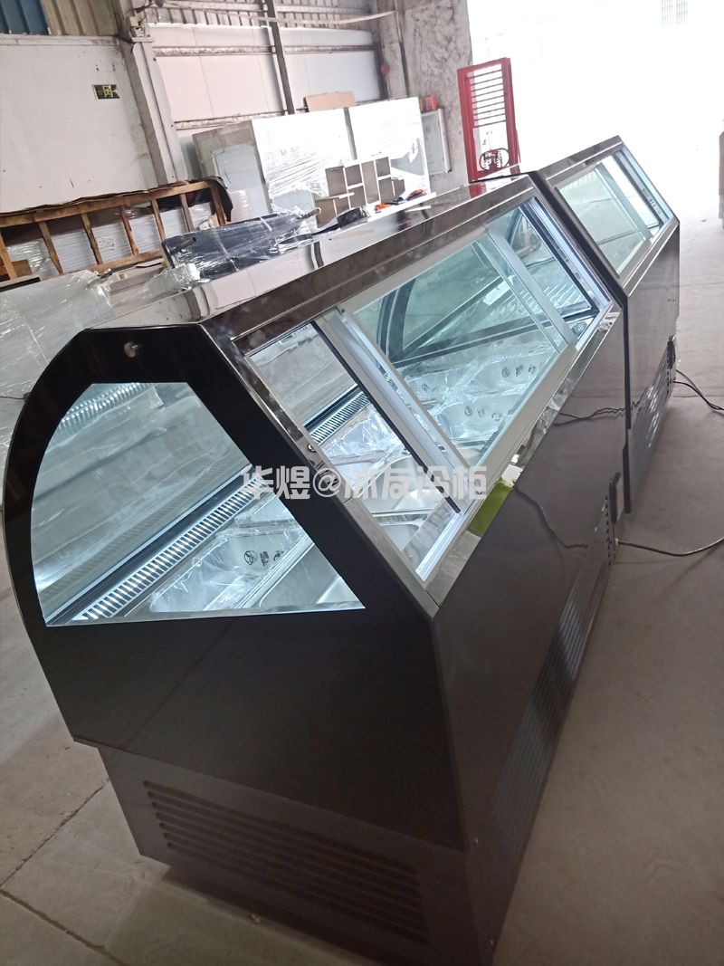 MC款冰淇淋柜硬质冰激凌冷冻展示柜雪糕冰柜(图6) MC款冰淇淋柜硬质冰激凌冷冻展示柜雪糕冰柜(图6)