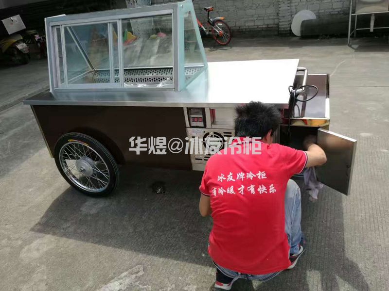 冰友咖啡色小型冰淇淋车硬质冰激凌车移动雪糕车冰淇淋小吃售卖车(图9) 冰友咖啡色小型冰淇淋车硬质冰激凌车移动雪糕车冰淇淋小吃售卖车(图9)