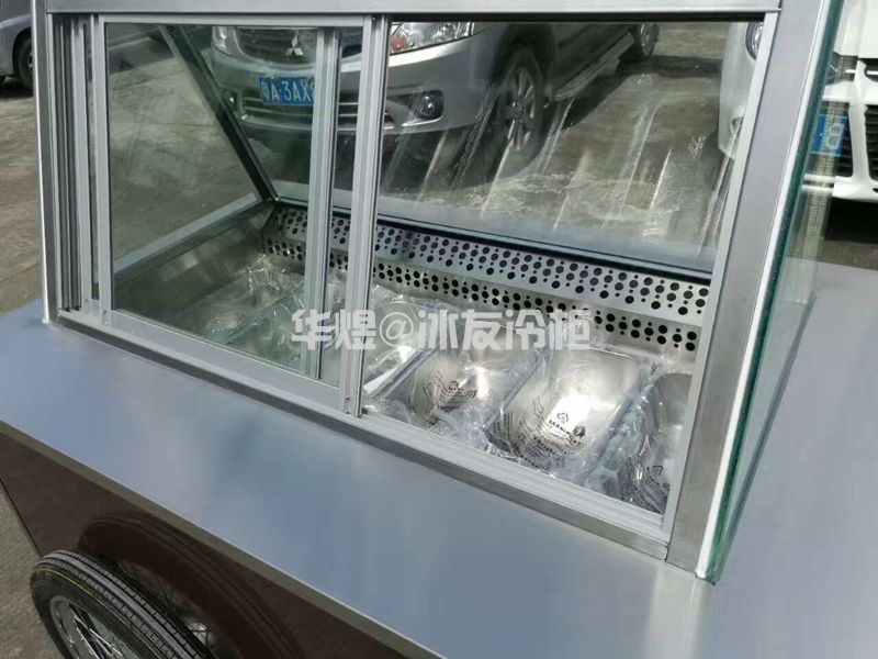 冰友咖啡色小型冰淇淋车硬质冰激凌车移动雪糕车冰淇淋小吃售卖车(图11) 冰友咖啡色小型冰淇淋车硬质冰激凌车移动雪糕车冰淇淋小吃售卖车(图11)